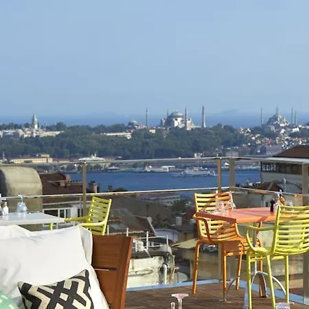 Demiroren Istiklal Isztambul