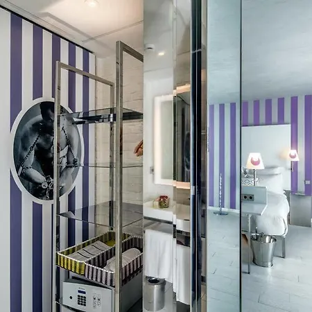 Demiroren Istiklal Κωνσταντινούπολη